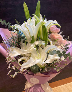Seasonal Fresh Flower Bouquet - Lily