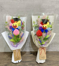 Crochet bouquet: Colourful Sunflower with Grad Hat and artificial flowers