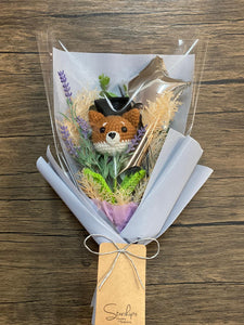 Crochet bouquet: Animal with graduation hat with artificial flowers