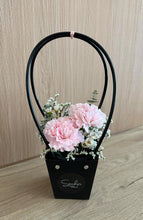 (FS-FF-S) Floral Surprise (S): Fresh Flowers
