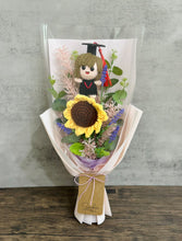 Crochet bouquet: Graduation Girl/Boy with artificial flowers