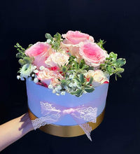 (RDBB-FFSN-M) Round Bloom Box - Fresh Flower - Seasonal